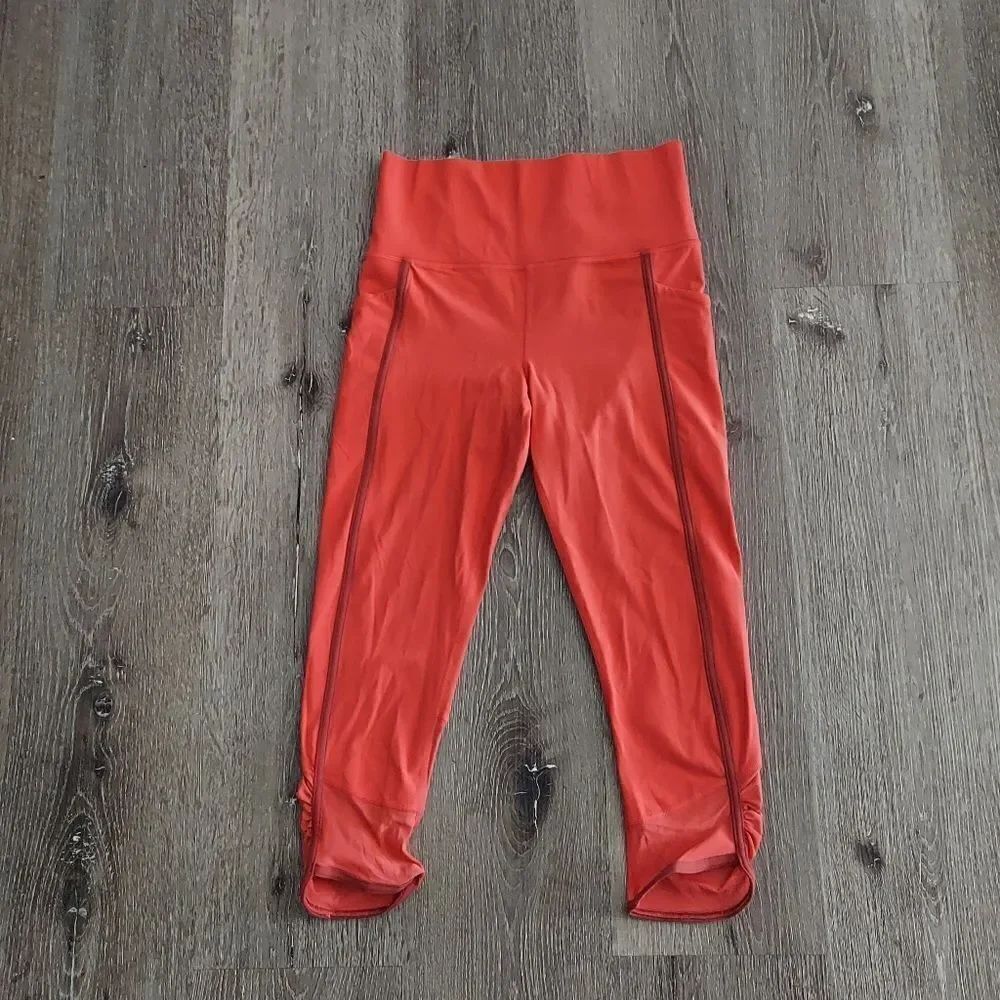 Athleta Salutation Statsh Pocket II Capri Size Small